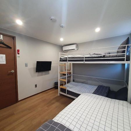Hao Guesthouse In Hongdae โซล ภายนอก รูปภาพ