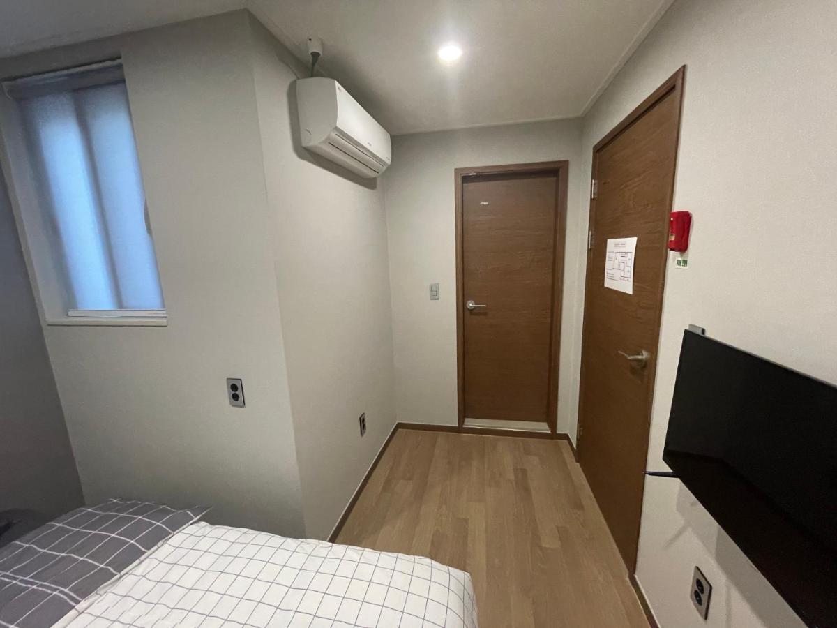 Hao Guesthouse In Hongdae โซล ภายนอก รูปภาพ